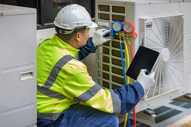 Professional Ac Installation technician working in Polk City, IA